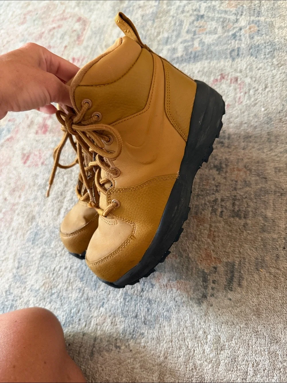 Nike Kids Tan Hiking Boots - Sturdy Lace-Up Outdoor Shoes
